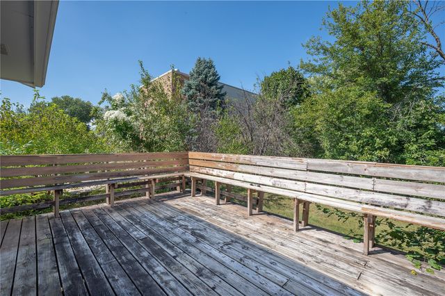 2520 Falbrook Drive NE, Cedar Rapids, IA 52402