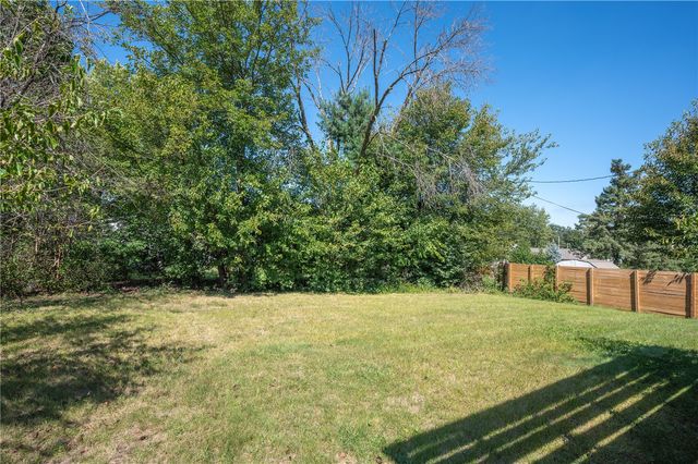2520 Falbrook Drive NE, Cedar Rapids, IA 52402
