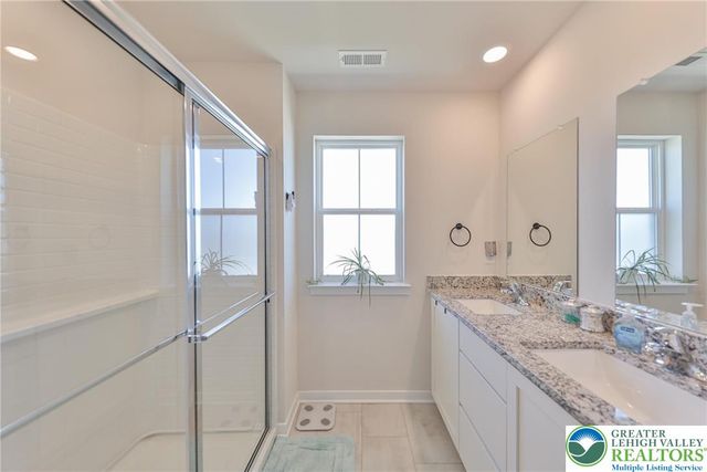 4905 Brookside Court, Upper Saucon Twp, PA 18036