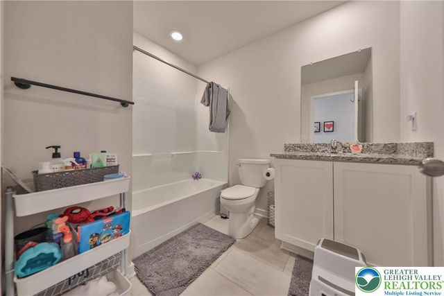4905 Brookside Court, Upper Saucon Twp, PA 18036