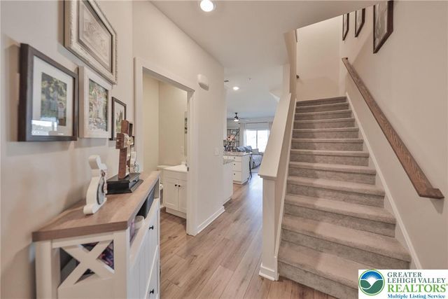 4905 Brookside Court, Upper Saucon Twp, PA 18036