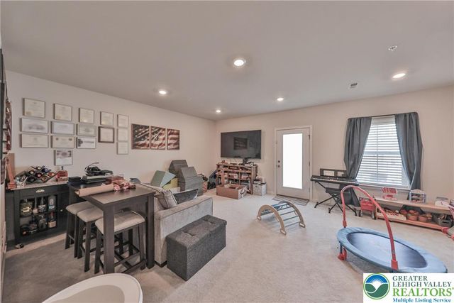 4905 Brookside Court, Upper Saucon Twp, PA 18036