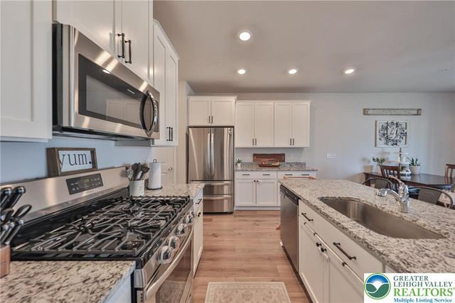 4905 Brookside Court, Upper Saucon Twp, PA 18036