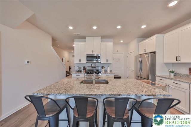 4905 Brookside Court, Upper Saucon Twp, PA 18036