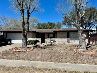 1706 Calvin St, Kingsville, TX 78363