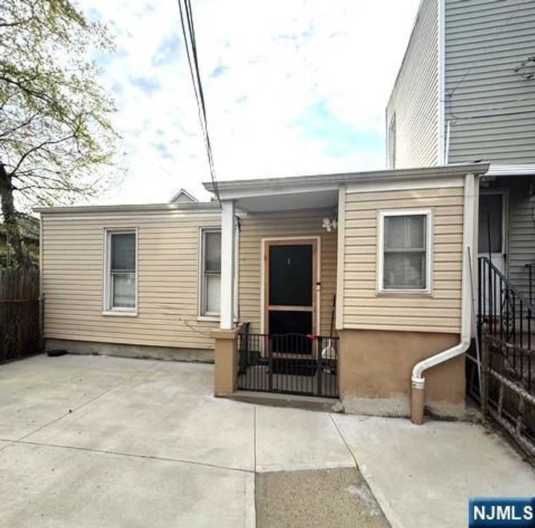 321 John Street Rear, Harrison, NJ 07029