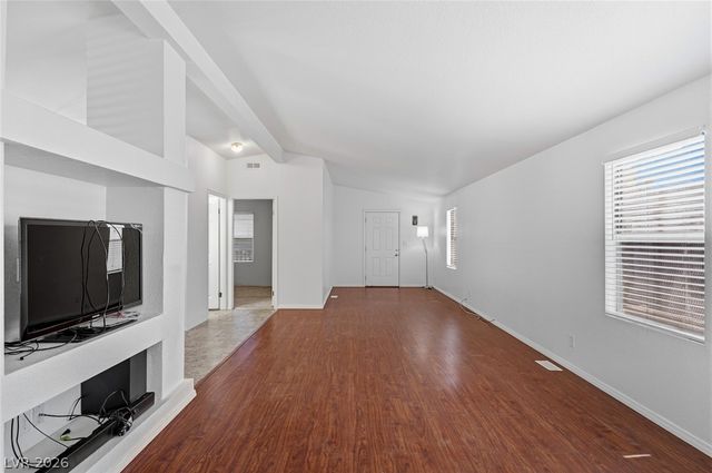 4589 Royal Ridge Boulevard, Las Vegas, NV 89103