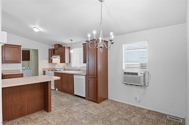 4589 Royal Ridge Boulevard, Las Vegas, NV 89103