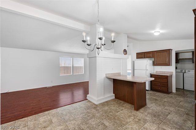 4589 Royal Ridge Boulevard, Las Vegas, NV 89103