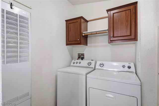 4589 Royal Ridge Boulevard, Las Vegas, NV 89103