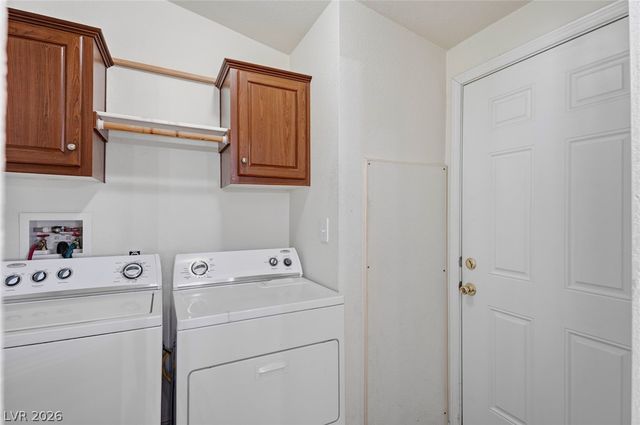 4589 Royal Ridge Boulevard, Las Vegas, NV 89103