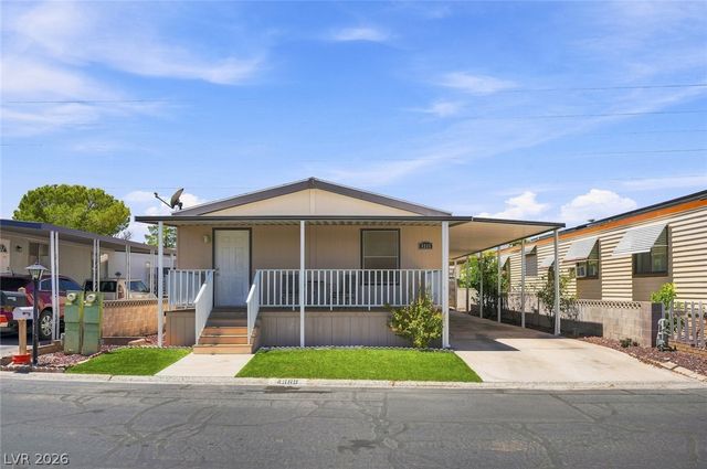 4589 Royal Ridge Boulevard, Las Vegas, NV 89103