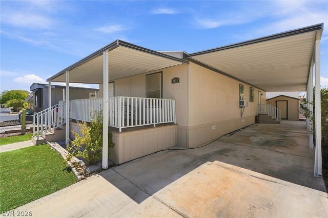 4589 Royal Ridge Boulevard, Las Vegas, NV 89103