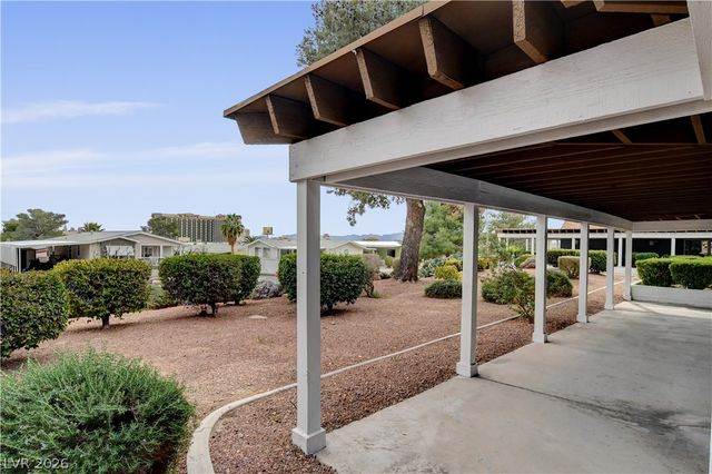 4589 Royal Ridge Boulevard, Las Vegas, NV 89103