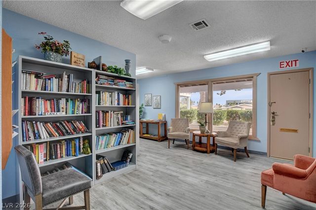 4589 Royal Ridge Boulevard, Las Vegas, NV 89103
