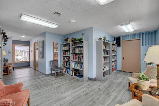 4589 Royal Ridge Boulevard, Las Vegas, NV 89103