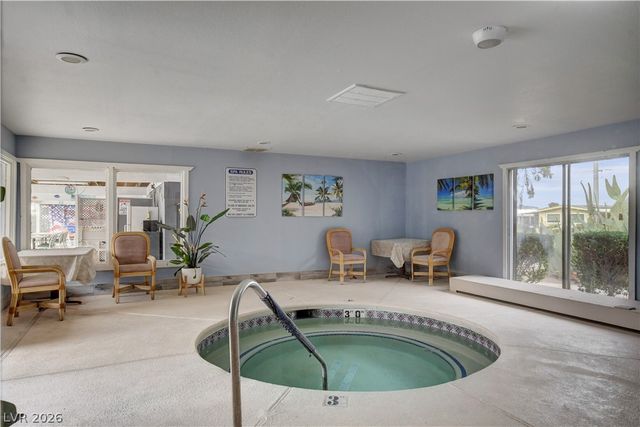 4589 Royal Ridge Boulevard, Las Vegas, NV 89103
