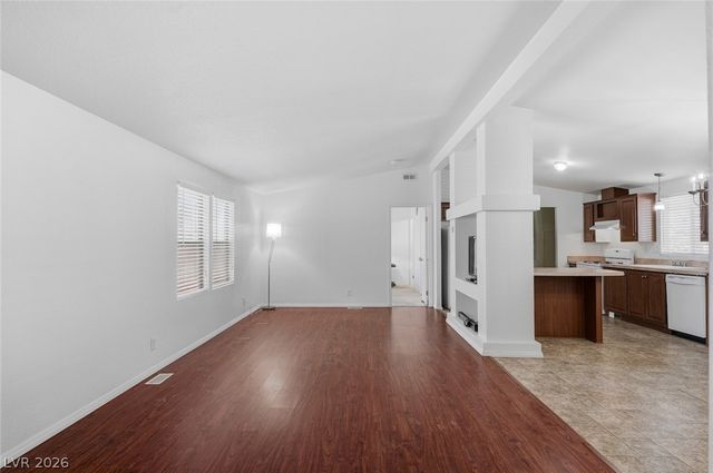 4589 Royal Ridge Boulevard, Las Vegas, NV 89103
