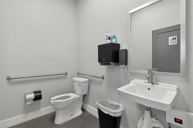 5047 W COLONIAL DRIVE, Orlando, FL 32808