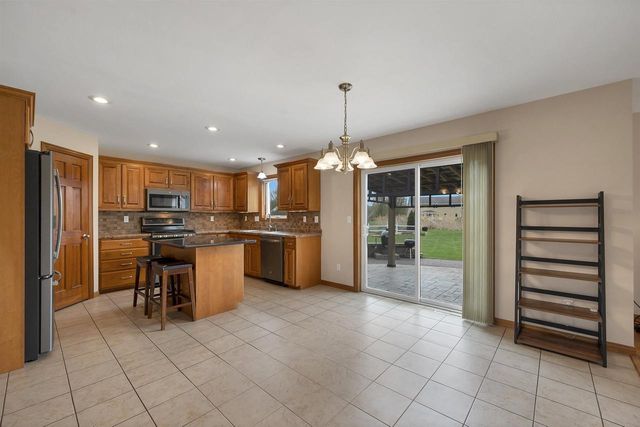 2085 BRACTON ROAD, Suamico, WI 54173