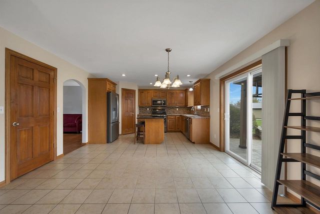 2085 BRACTON ROAD, Suamico, WI 54173