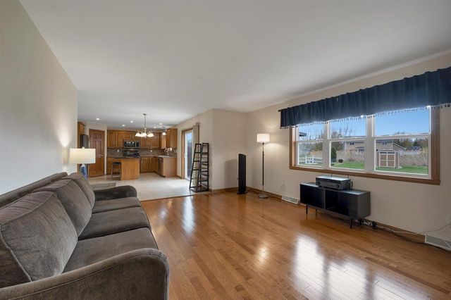 2085 BRACTON ROAD, Suamico, WI 54173