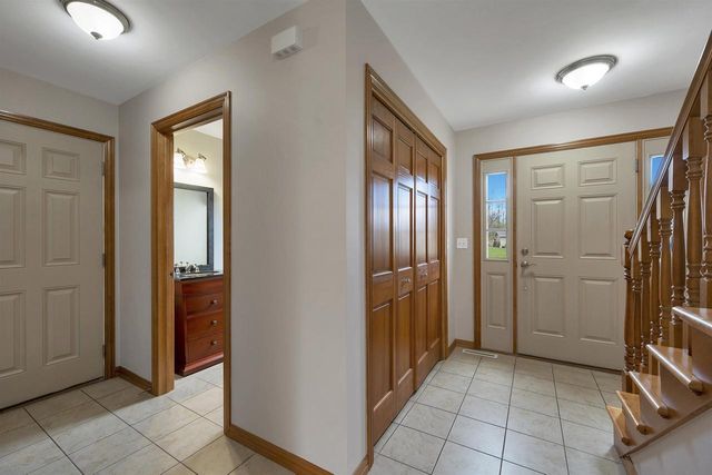2085 BRACTON ROAD, Suamico, WI 54173