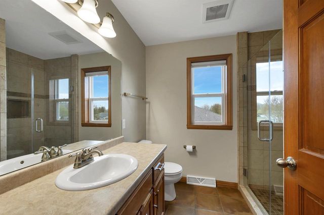 2085 BRACTON ROAD, Suamico, WI 54173