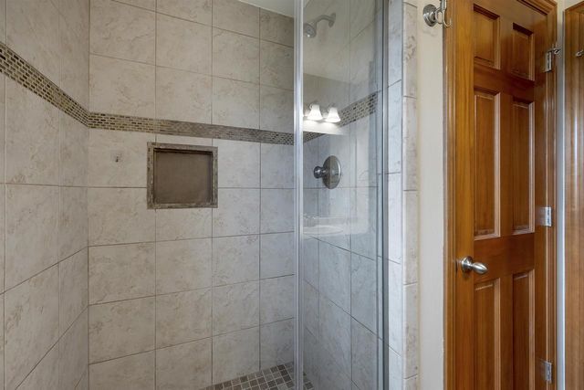2085 BRACTON ROAD, Suamico, WI 54173