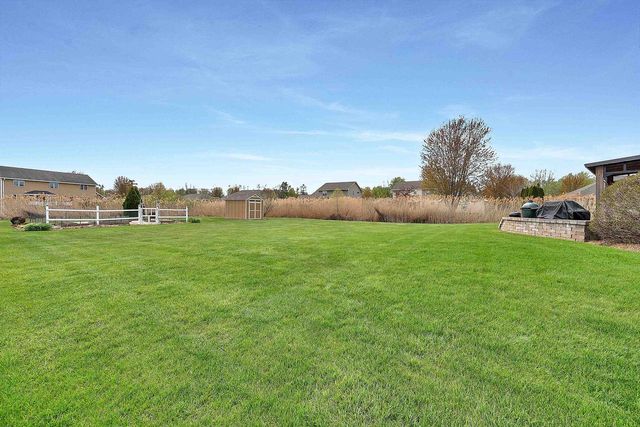 2085 BRACTON ROAD, Suamico, WI 54173