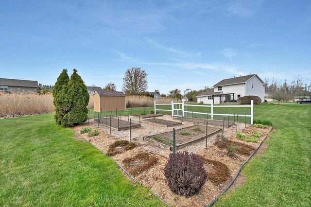 2085 BRACTON ROAD, Suamico, WI 54173