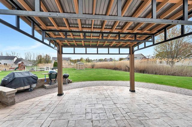 2085 BRACTON ROAD, Suamico, WI 54173