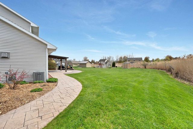 2085 BRACTON ROAD, Suamico, WI 54173