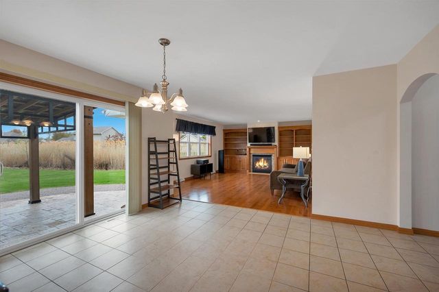 2085 BRACTON ROAD, Suamico, WI 54173