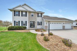 2085 BRACTON ROAD, Suamico, WI 54173