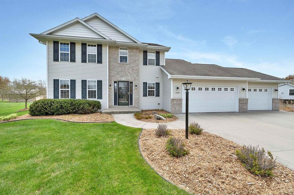 2085 BRACTON ROAD, Suamico, WI 54173