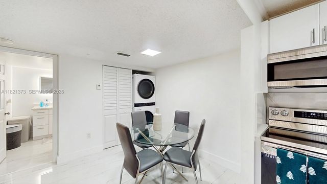 7180 NW 179th Street 105, Hialeah, FL 33015