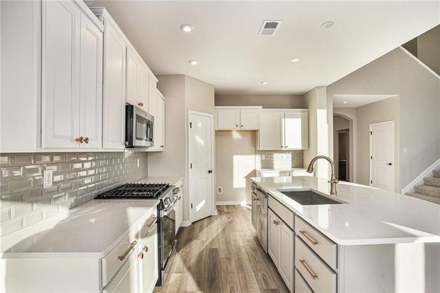 72 Candlewood Lane, Hoschton, GA 30548
