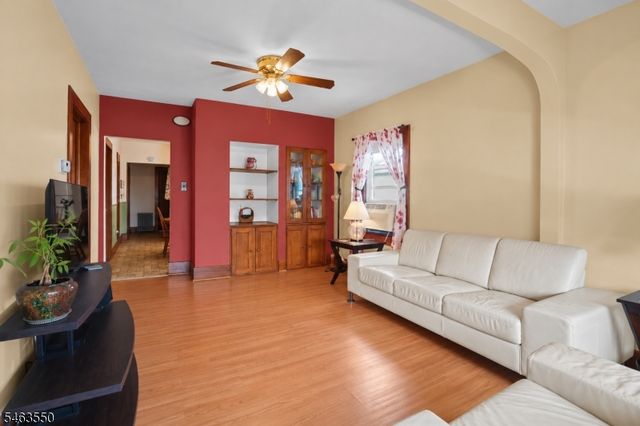 20 Wilson Ave, Totowa Boro, NJ 07512