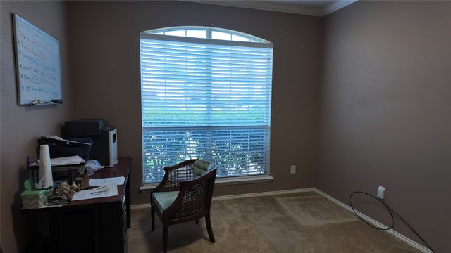 421 Roundrock Lane, Fort Worth, TX 76140