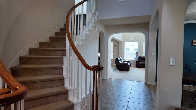 421 Roundrock Lane, Fort Worth, TX 76140