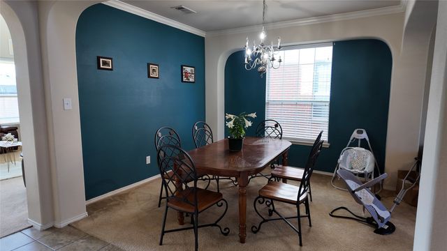 421 Roundrock Lane, Fort Worth, TX 76140