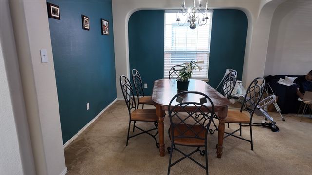 421 Roundrock Lane, Fort Worth, TX 76140