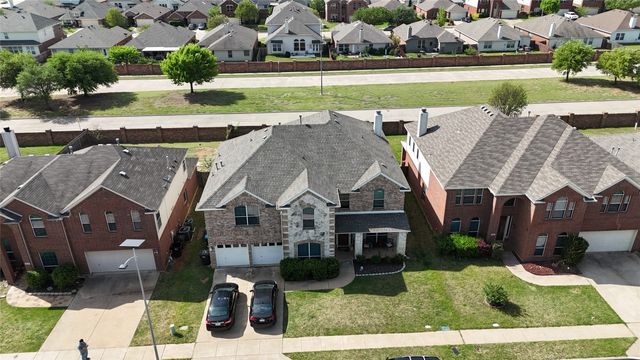 421 Roundrock Lane, Fort Worth, TX 76140