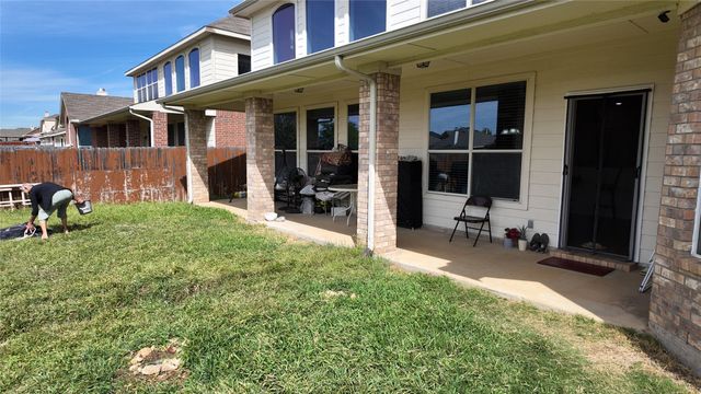 421 Roundrock Lane, Fort Worth, TX 76140