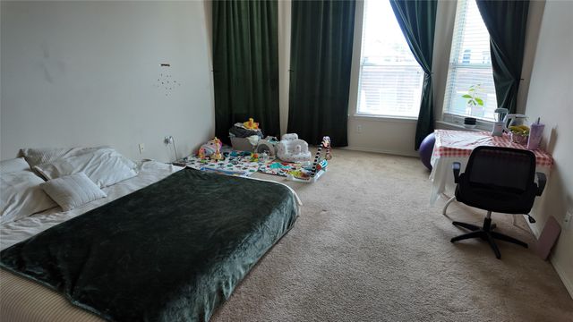 421 Roundrock Lane, Fort Worth, TX 76140