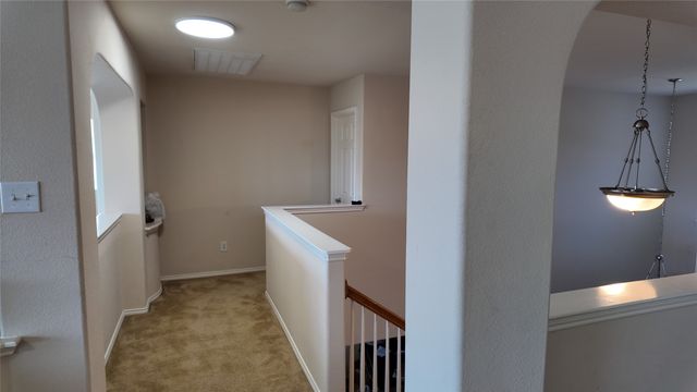 421 Roundrock Lane, Fort Worth, TX 76140