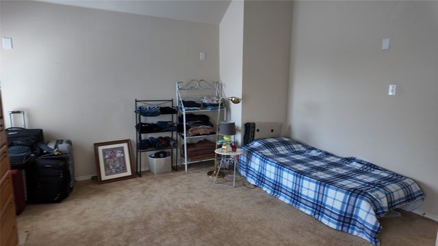 421 Roundrock Lane, Fort Worth, TX 76140