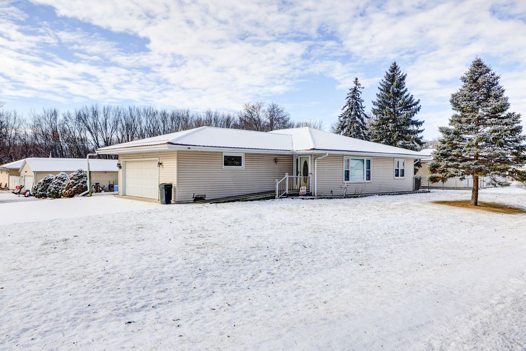 27829 Larson Street, Rock Falls, IL 61071