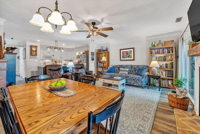 54 Windlass Pointe DR, Moneta, VA 24121